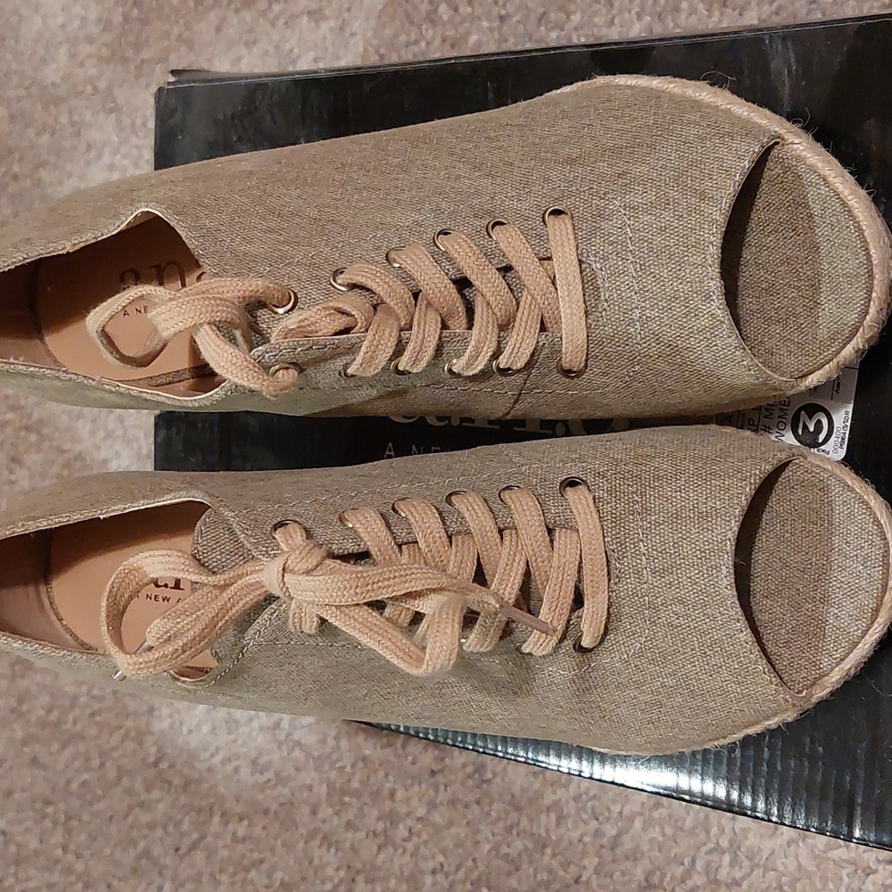 Gray linen peep toe wedges with natural fiber weaving
